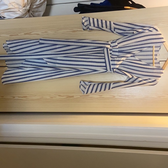 Lulu’s (Moon River) Midi Wrap Dress - blue and white; flounce sleeves - Picture 3 of 4